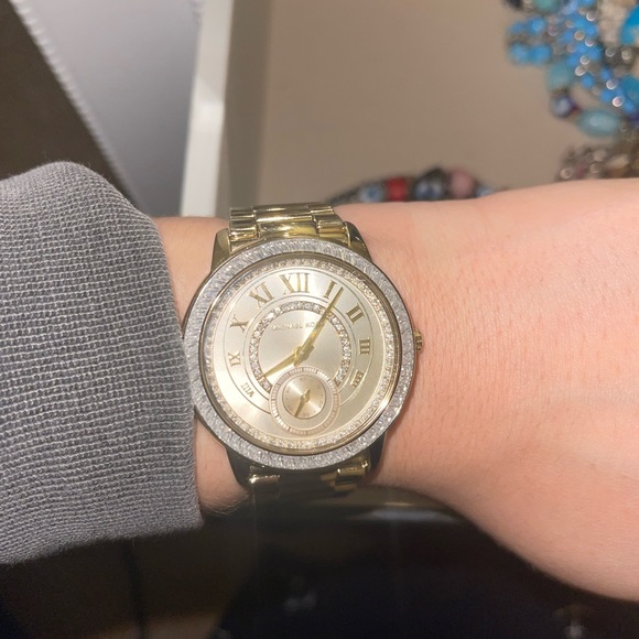 Gold Michael Kors Watch - Picture 10 of 10